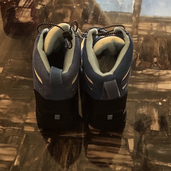 New Land's End Boots - Picture 3 of 6